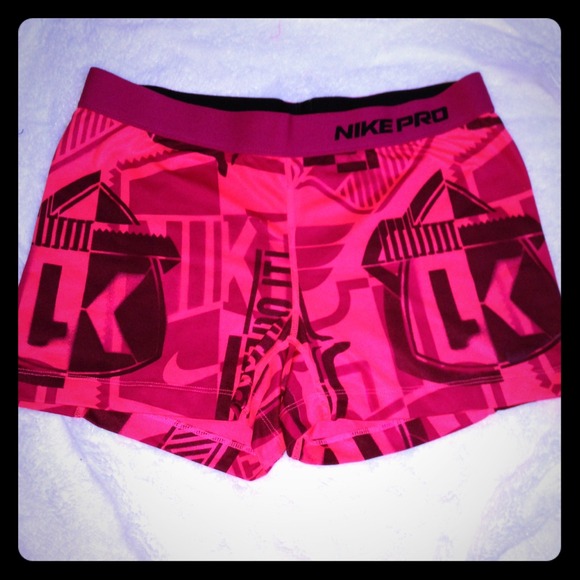 ⛔SOLD⛔Women's Nike Pro sliders Compressio