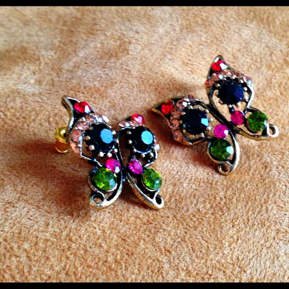 Butterfly fashion earrings ON SALE NOW!!🎊🎉🎊