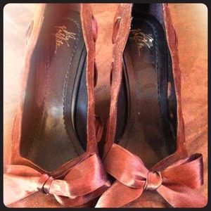 Hold for reesekay until 2/8.