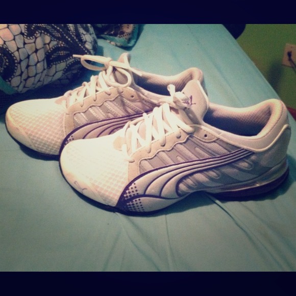 Puma tennis shoes