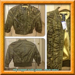 Army Green & Gold cropped modo jacket...