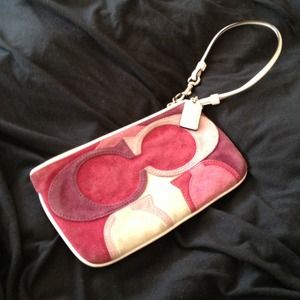 ✨Reserved✨Authentic Coach Swede Wristlet