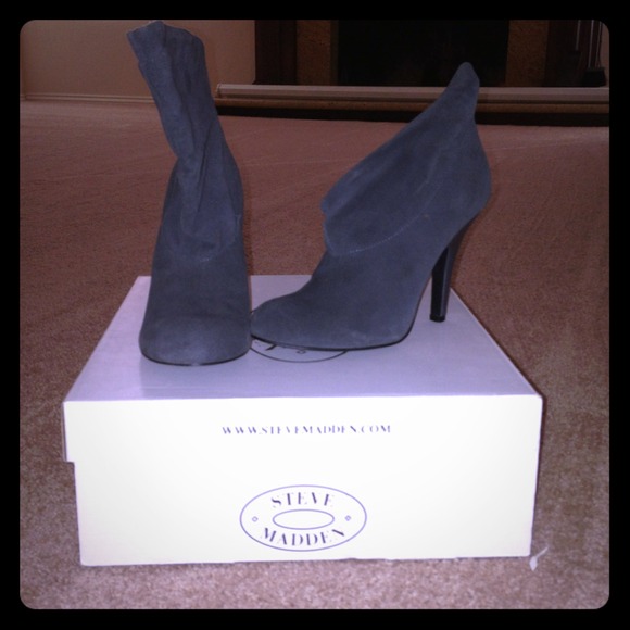 Steve madden💢reserved for mani617💢