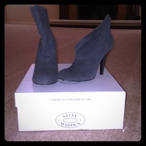 Steve madden💢reserved for mani617💢