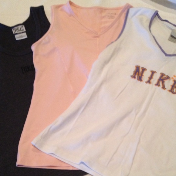 🚫RESERVED🚫 Bundle for Maria. Three sports tops.