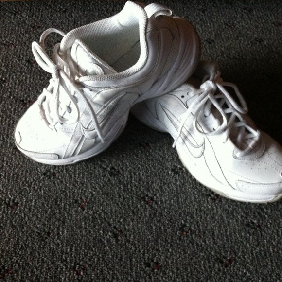 Nike walking shoes✂✂