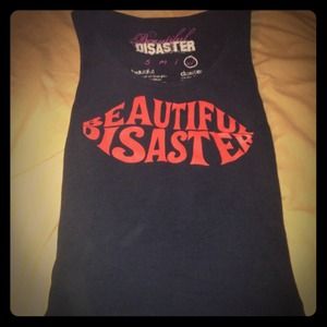💗Sold💗Beautiful Disaster Lips tanktop