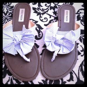 Steve Madden seersucker flip flops