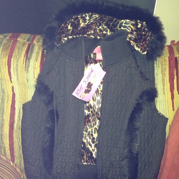 Betsy Johnson quilted outerwear vest