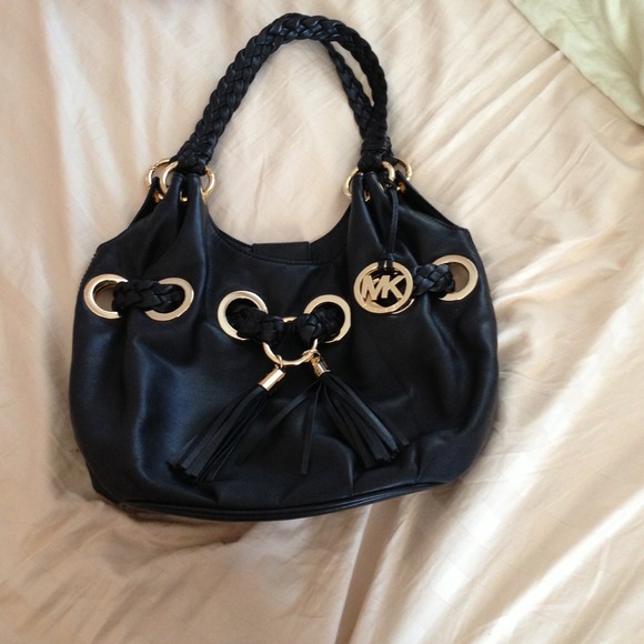 SOLD .....Cute handbag from michael kors