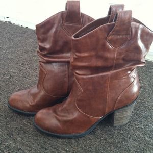 ❌✋ON HOLD✋❌ Nice boots!