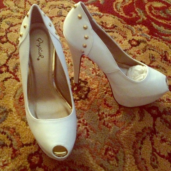 Heels - Picture 1 of 1