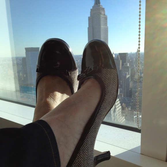 REDUCED! Adorable houndstooth pumps! Size 10