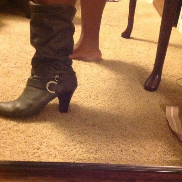Grey slouchy boots