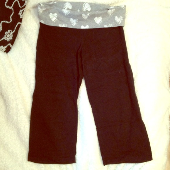 Cropped VS yoga pants. Size L