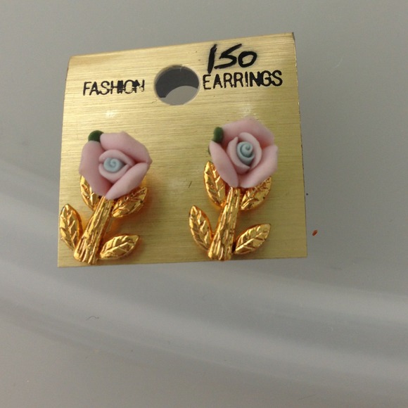Semi Stud Earrings - Picture 2 of 2