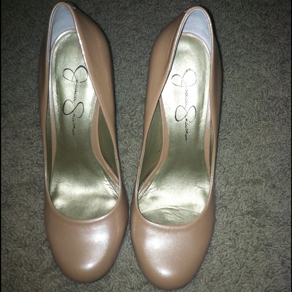 Jessica Simpson Size 8.5 pumps