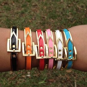 NWOT 6 bracelets. Buy 5 get one FREE 😃