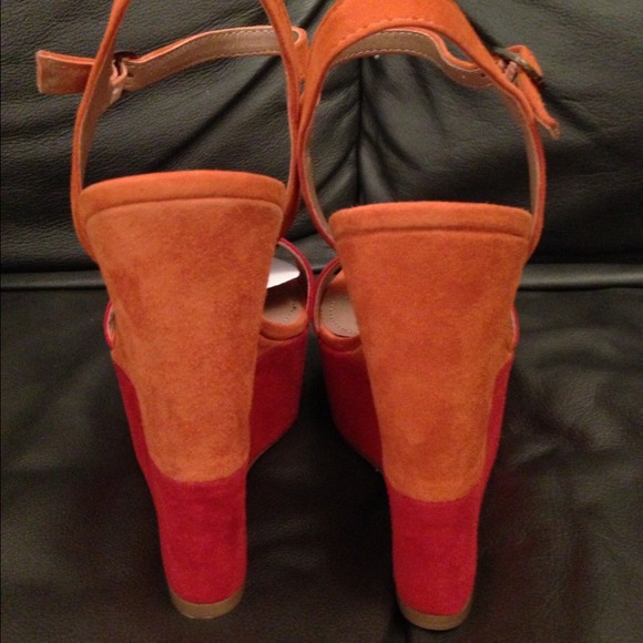 Steve Madden-Wimzikul Multi Red Wedge Sandal - Picture 2 of 4