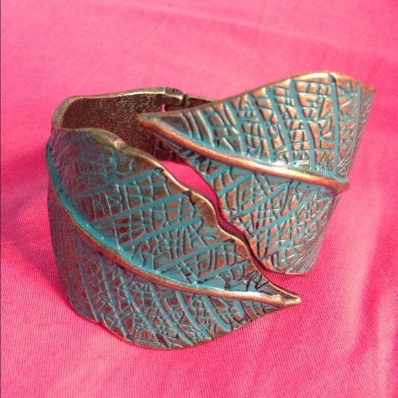 Leaf bracelet