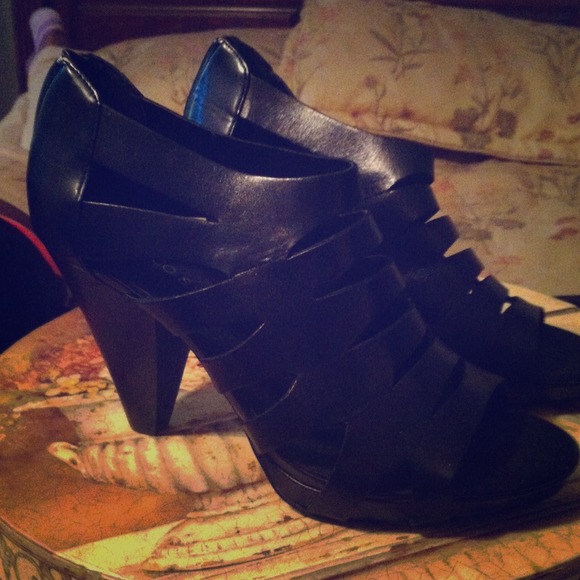 Black shoes