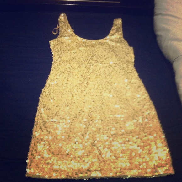 Gold sequence dress ! Price can be reduced !