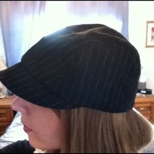 Gap Black cap with thin silver stitching.