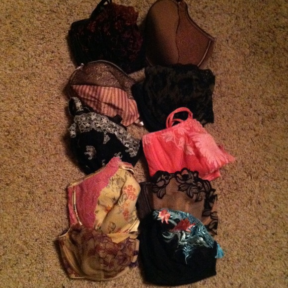 Lot of 10 bras in 36dd.
