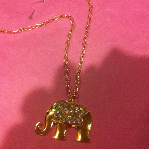 crystallized elephant necklace and crystal studs - Picture 4 of 4