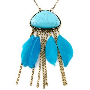 Turquoise stone feathered pendant necklace