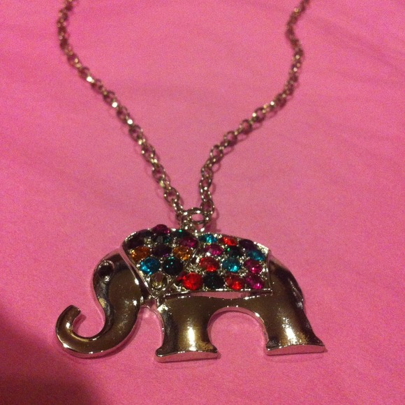 Silver crystal elephant necklace w/crystal studs - Picture 2 of 4