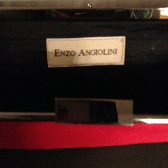 Red satin clutch - Picture 2 of 4