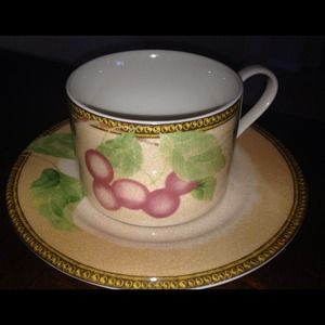 Cup and saucer: serves 8