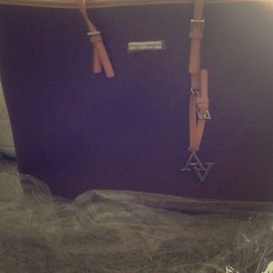 Adrienne Vittadini Box Textured East-We