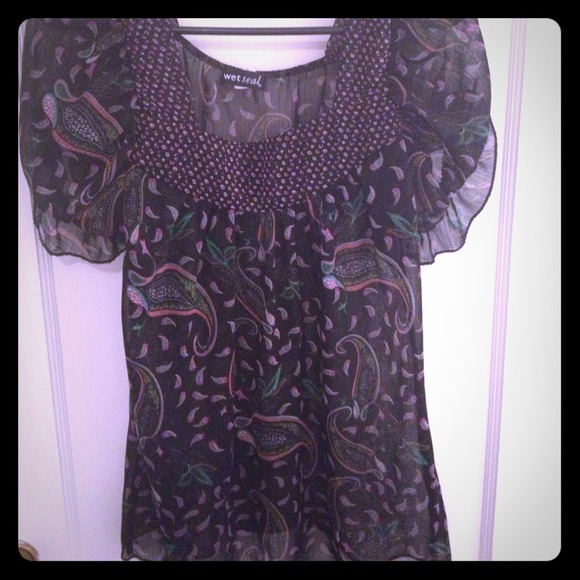 WET SEAL size Med, fun printed top!