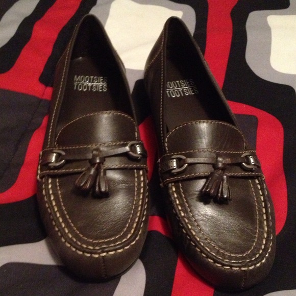 👉REDUCED👈 Mootsies Tootsies brown flats