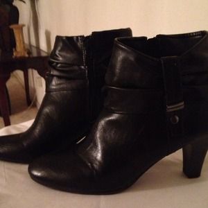 Black booties. Cute and comfortable.