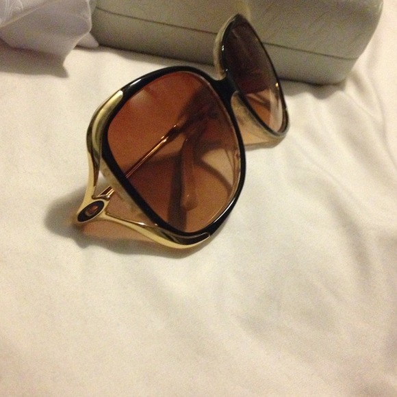 Oakley sunglasses women brand new
