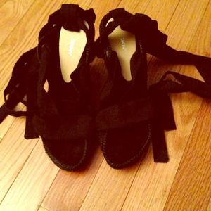 REDUCED DKNY ankle espadrilles