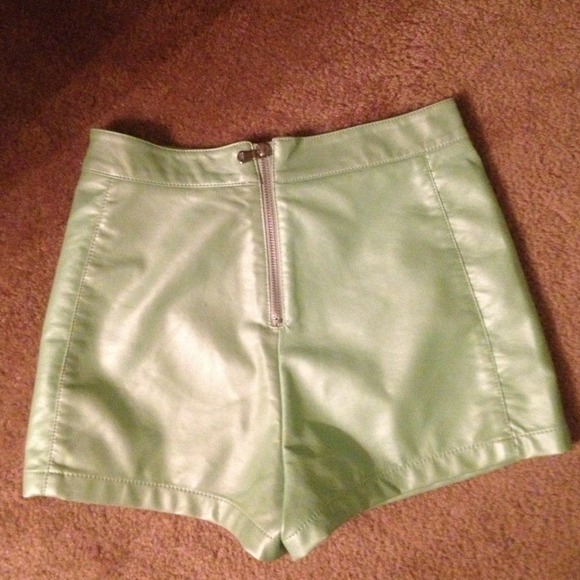 Shorts - Picture 2 of 2