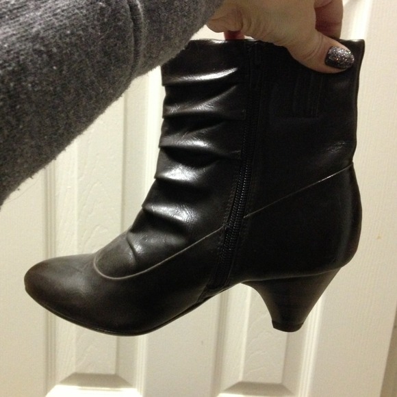 Nice brown boots! Great condition!! - Picture 3 of 4