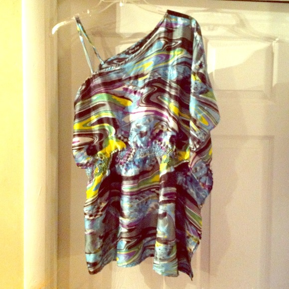 Sexy blouse w/ 1 sleeve