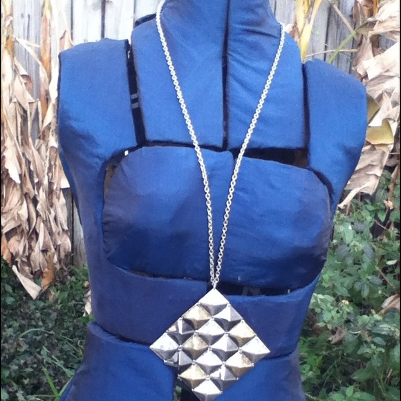 🎈SOLD🎈Long Multicolored Metal Linked Necklace - Picture 2 of 3