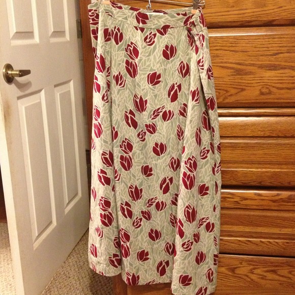 💜SOLD💜Green cream and burgundy skirt
