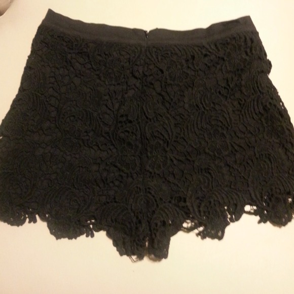 Cute crochet shorts!!