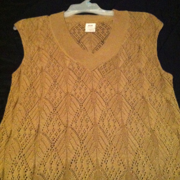 Sleeveless beige top