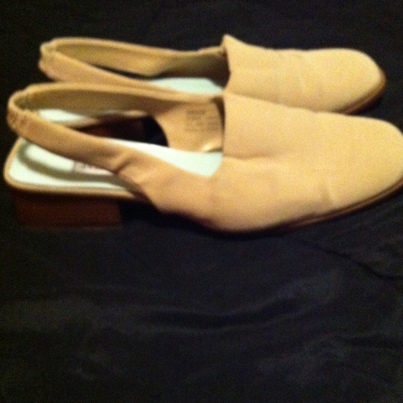 Tan dress shoes