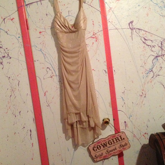 Gold dress - Picture 2 of 2