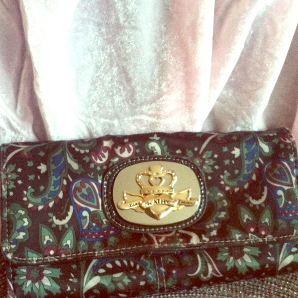 SOLD💙💚Kathy Van Zeeland wallet
