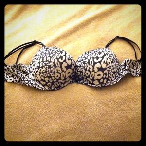 Hott leopard print bra!!! Padded!!